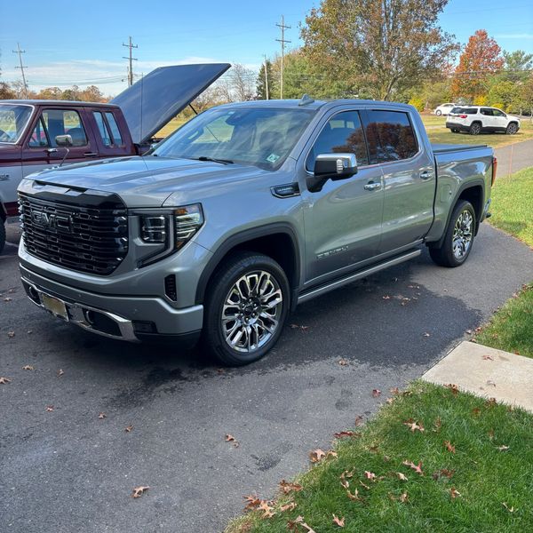 GMC Sierra Denali exterior detail
