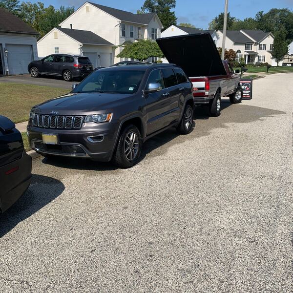 Jeep Grand Cherokee exterior detail